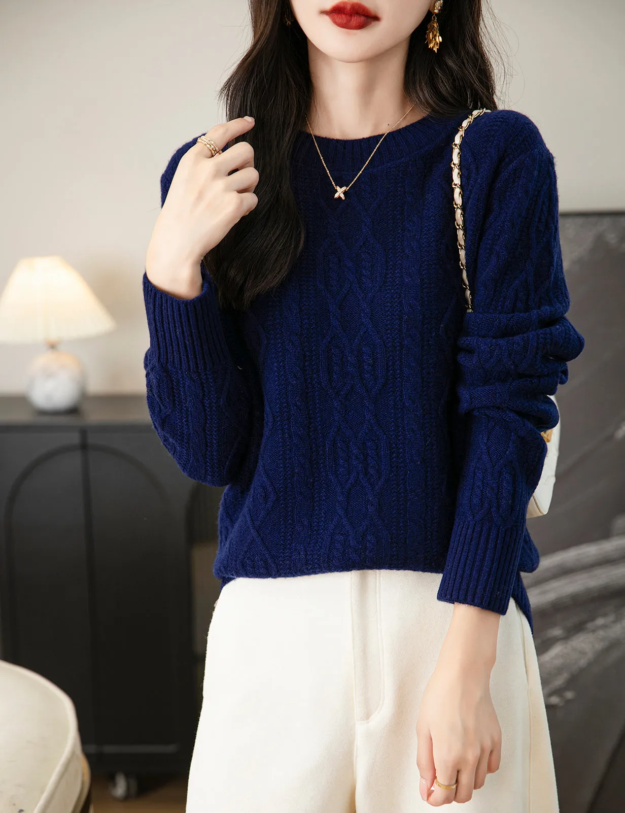 Alexa Woman Long Sleeve O-Neck Sweater